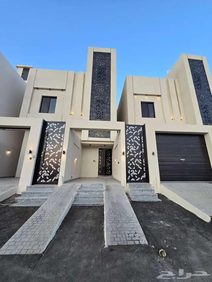 للبيع روف علوى مع ملحق بمدخل سياره وسط الخدمات بحي الوسام 0