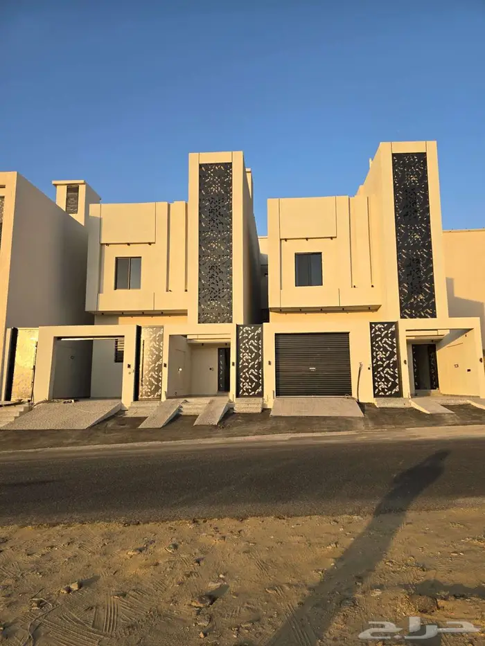 للبيع روف علوى مع ملحق بمدخل سياره وسط الخدمات بحي الوسام 2