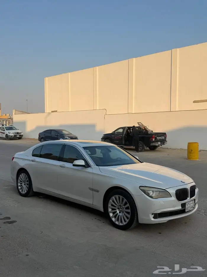 للبيع بي ام الفئه السابعه تنفس طبيعي 1