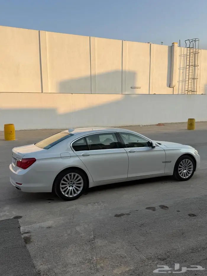 للبيع بي ام الفئه السابعه تنفس طبيعي 10