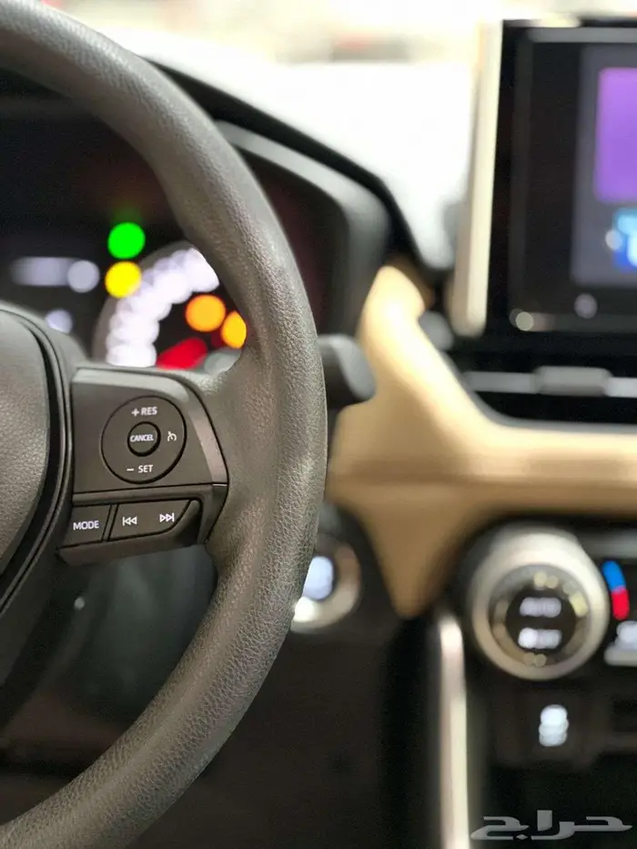 تويوتا راف فور فتحه XLE بنزين 2025 يتوفر جميع الفئات . 18