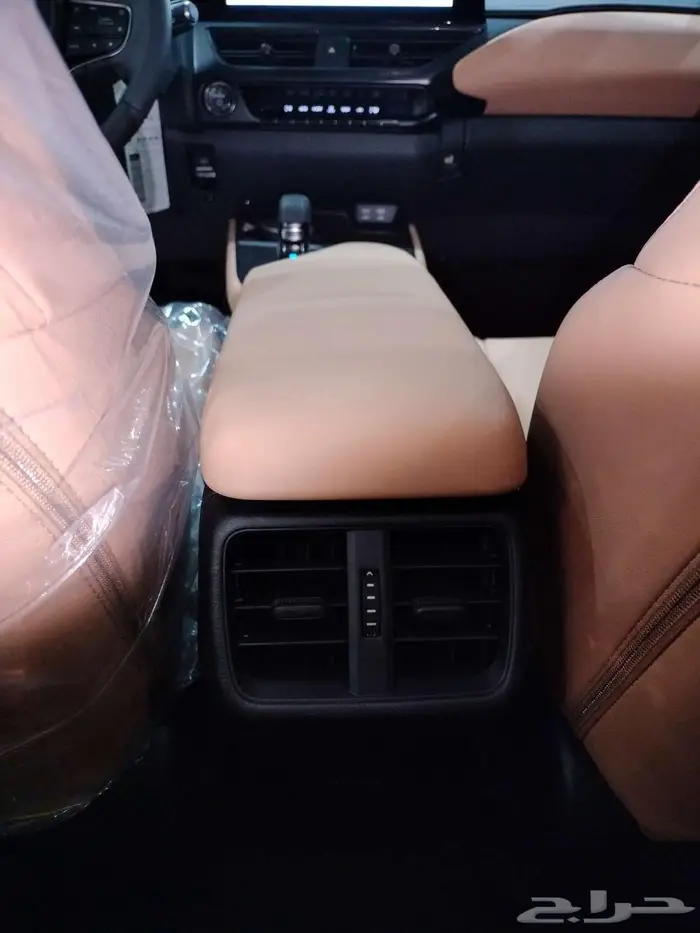 لكزس UX 300 H فل كامل هايبرد 2024 - عرض نهاية العام 159900 9