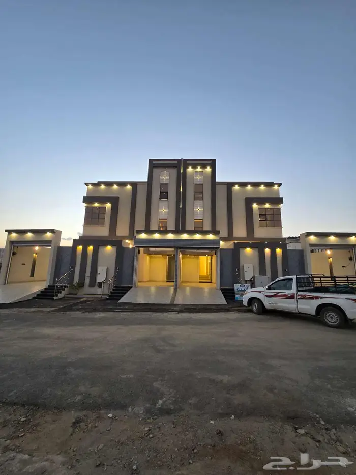 للبيع روف علوى مع ملحق حوش ومدخل سياره 9غرف VIPطريق الثمانين 2