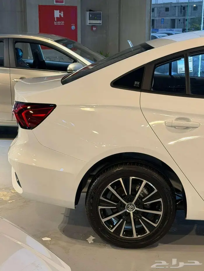 ام جي فايف MG5 2025 نص فل بسعر حصري 7