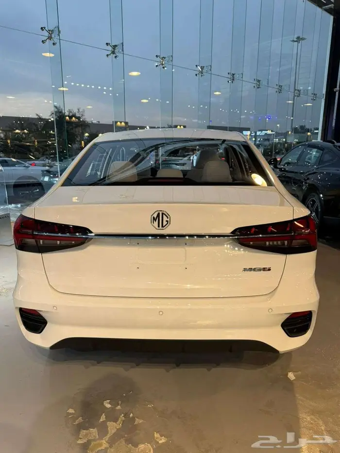 ام جي فايف MG5 2025 نص فل بسعر حصري 5