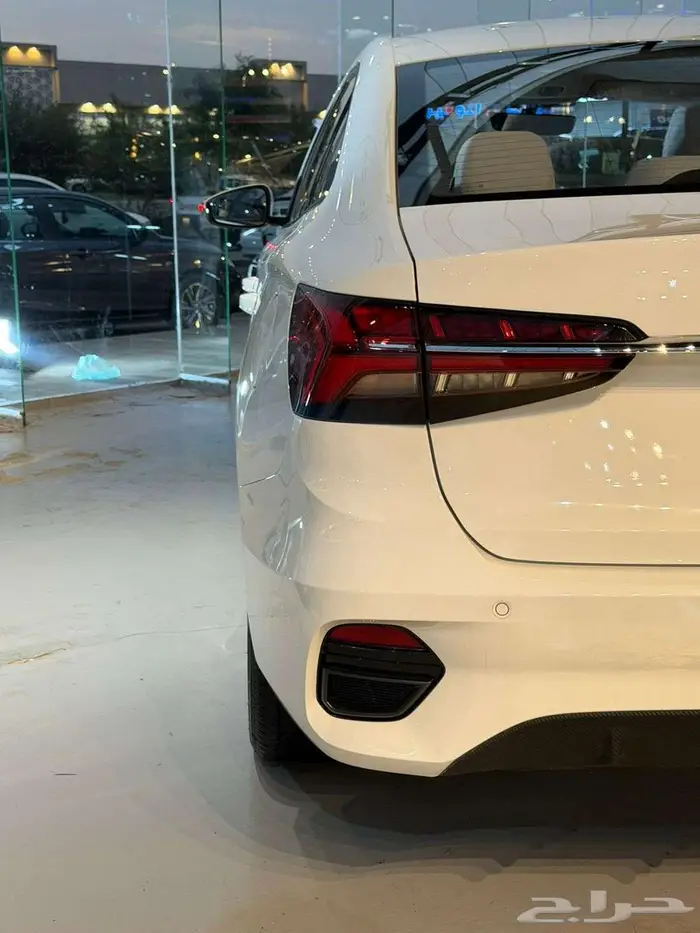 ام جي فايف MG5 2025 نص فل بسعر حصري 2