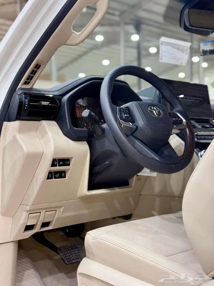 تويوتا لاندكروزر موديل 2025 - L4 بسعر 310650 6