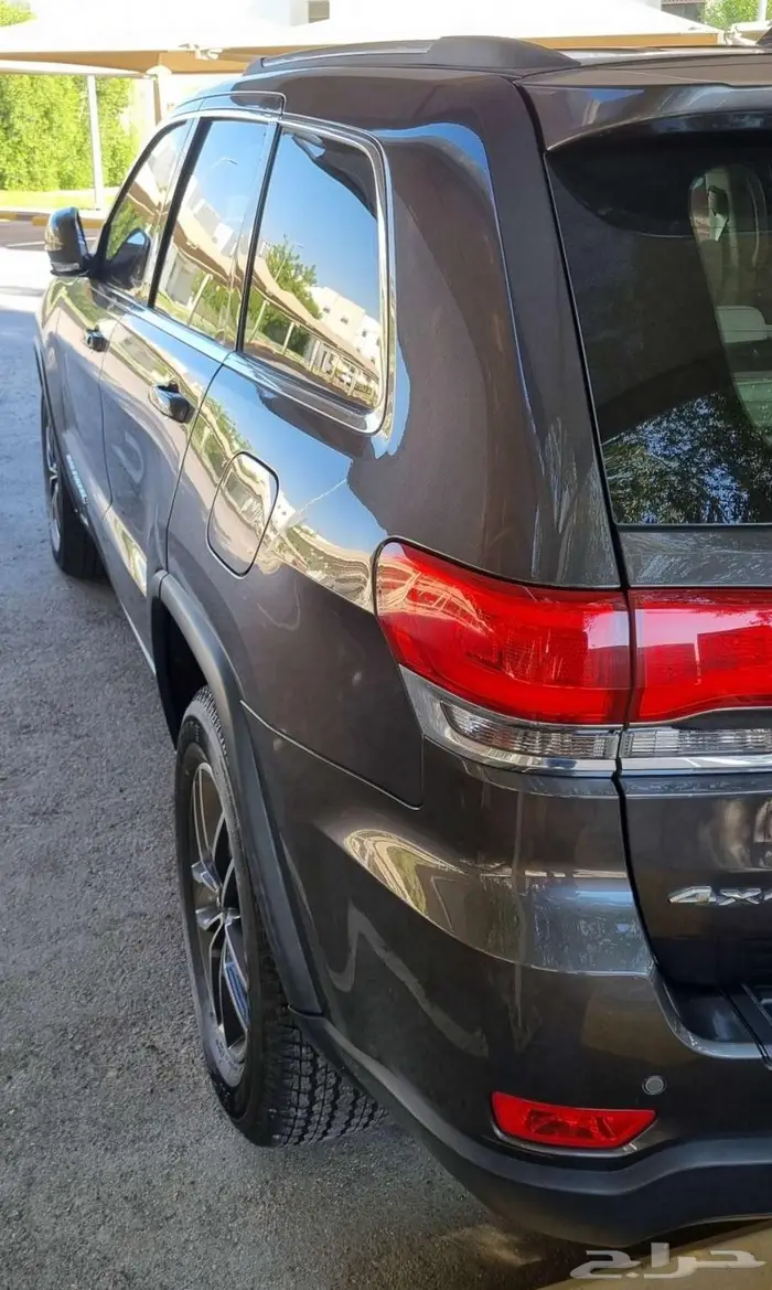 جيب جراند شيروكى 2019 سعودى حالة ممتازة 2