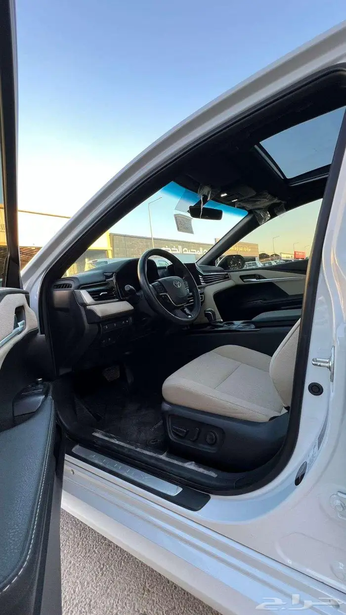 تويوتا كامري هايبرد موديل 2025- معرض خلف للسيارات 13