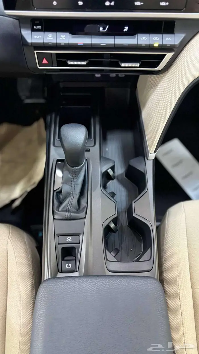 تويوتا كامري E ستاندر 2025 تيتانيوم 7