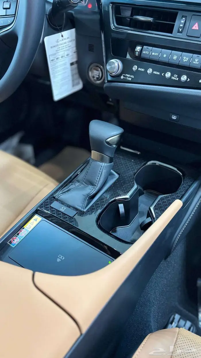 لكزس اي اس 250 استاندر 2025 ES 250 AA 13