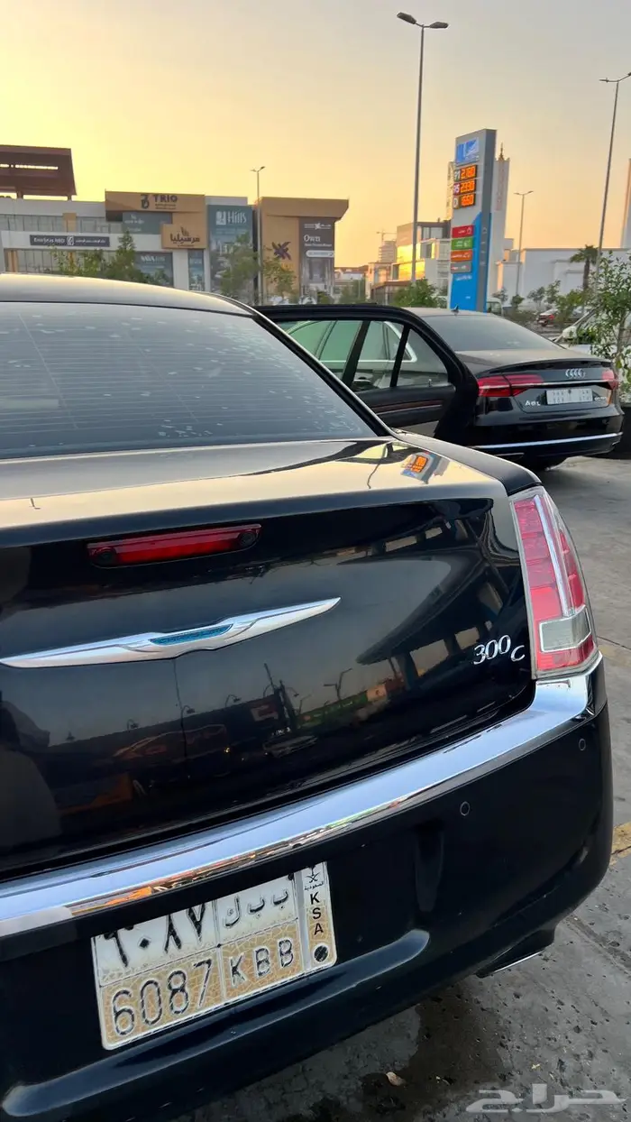 كرايزلر C300 V8 2012 للبيع مستعجل 12