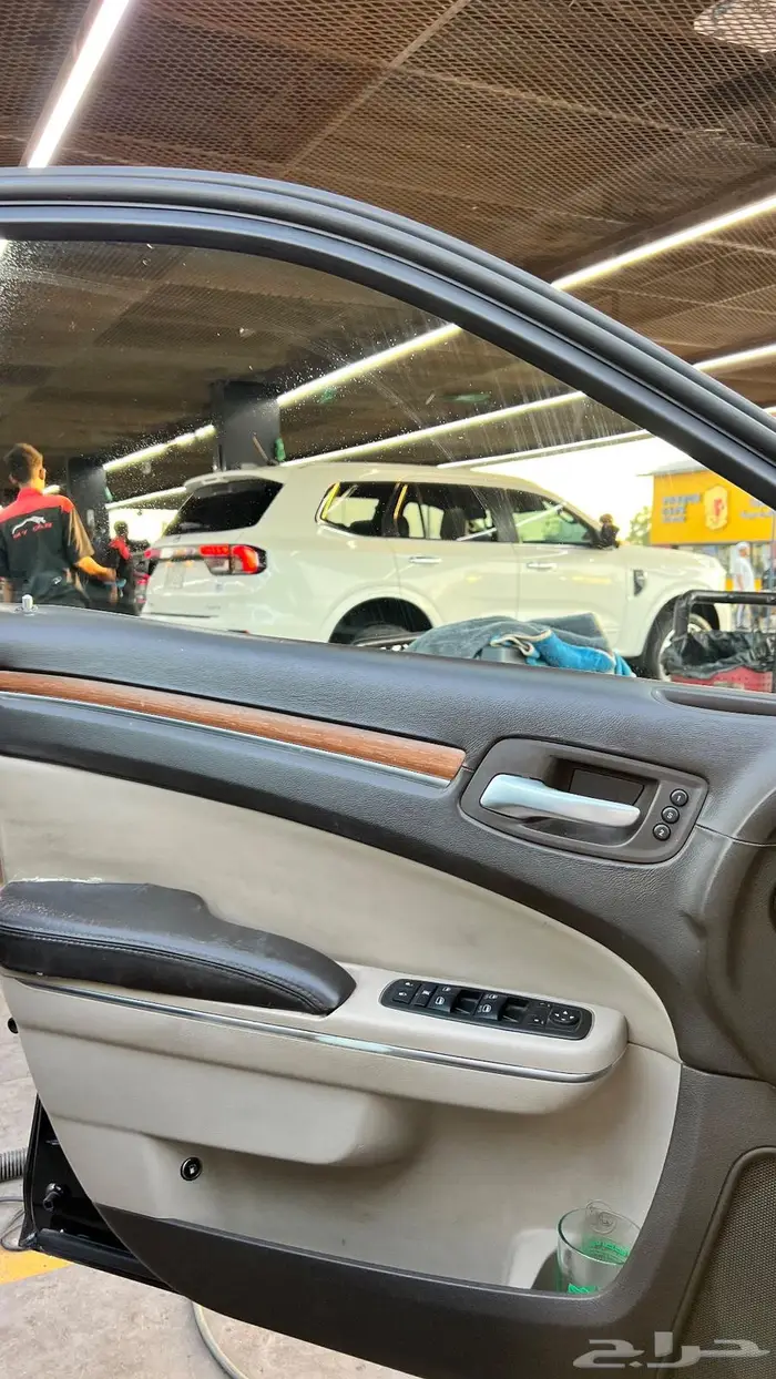 كرايزلر C300 V8 2012 للبيع مستعجل 18