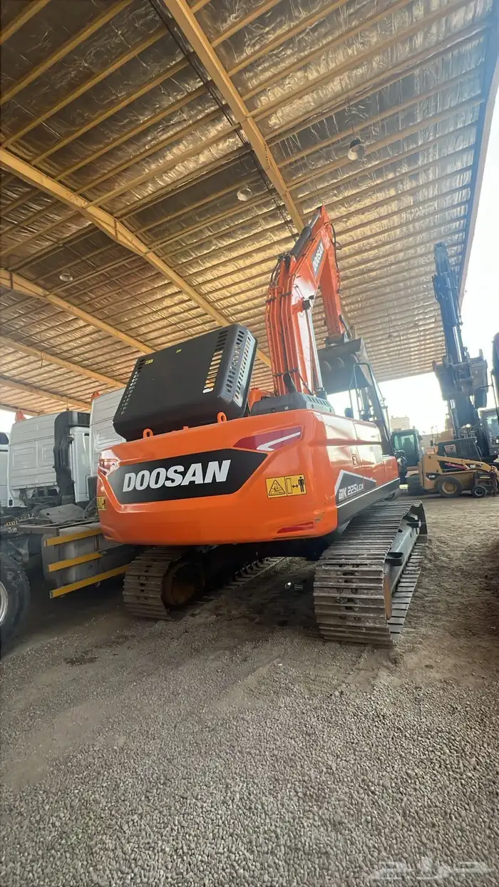 بكلين دوسان وارد سعودي ديزال موديل 2023 ممشي 1400ساعه 4