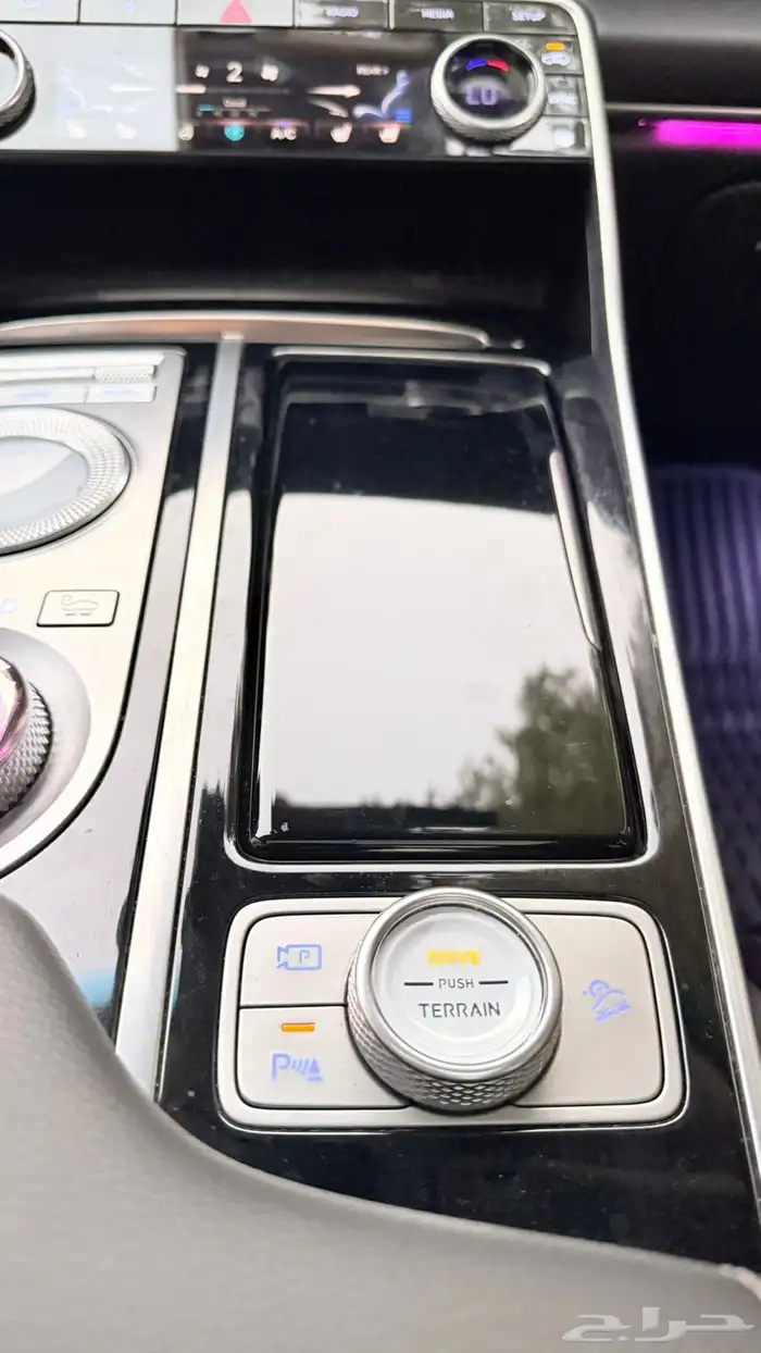 جنسس GV80 2020 ( بنزين) v6 فل كامل بانوراما 18