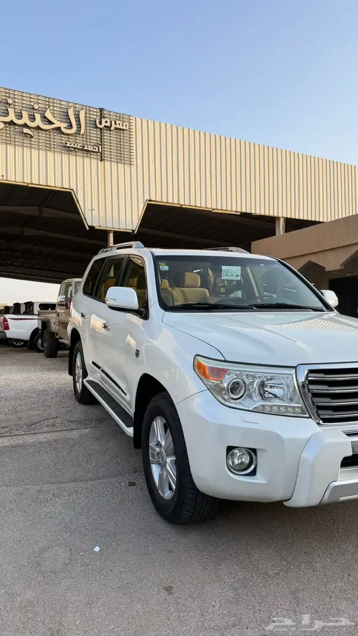 تويوتا GXR ابيض 2015 فل كامل سعودي عداد 116 الف 0