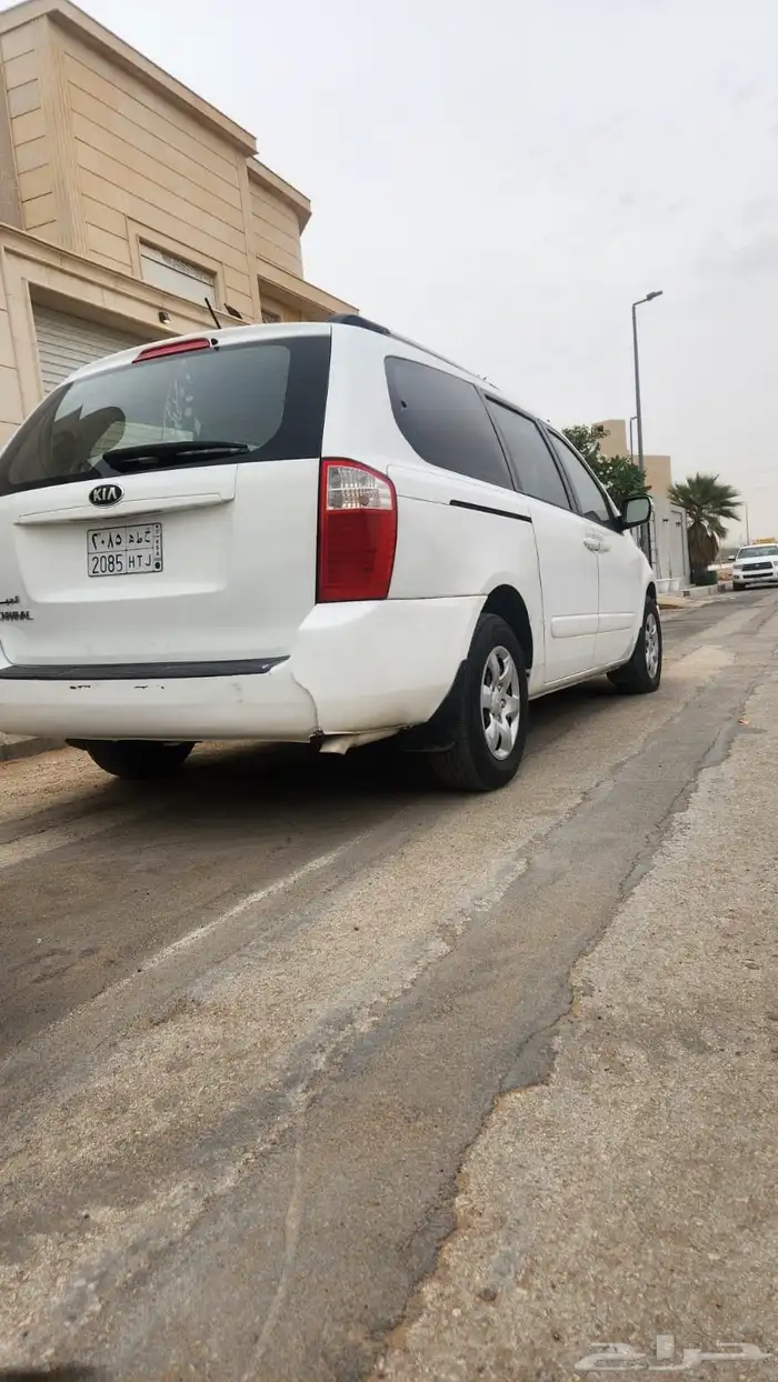 للبيع كيا كرنفال 2