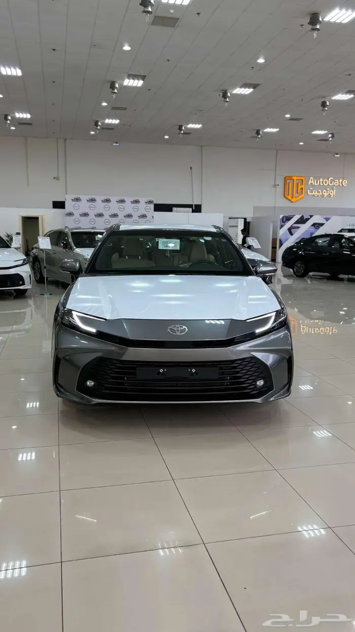 تويوتا كامري E ستاندر 2025 تيتانيوم 0