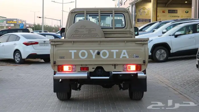 تويوتا شاص DLX قير عادي بدون ونش رفرف 2025 6