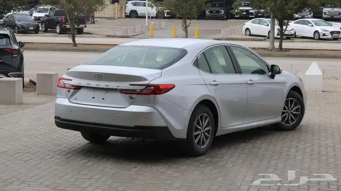 تويوتا كامري استندر فضي 2025 كاش -اقساط 3