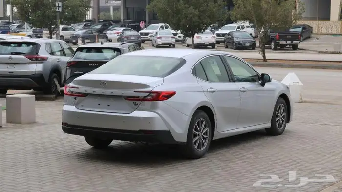 تويوتا كامري استندر فضي 2025 كاش -اقساط 2