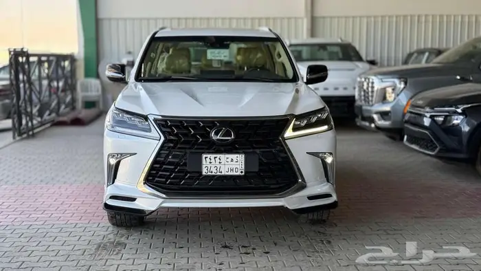 لكزس LX 570 موديل 2021 ممشي 45500 الف علي السوم 0