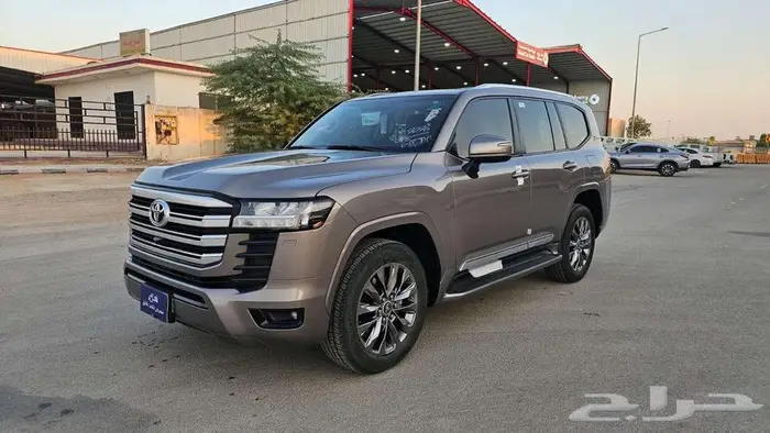 لاندكروزر GXR 2022 سعودي L3 1
