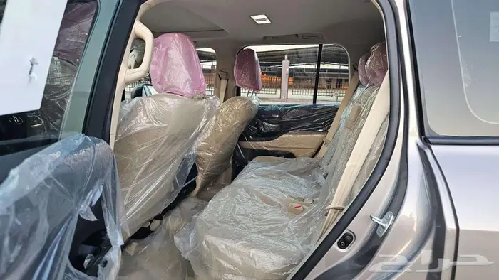 لاندكروزر GXR 2022 سعودي L3 6