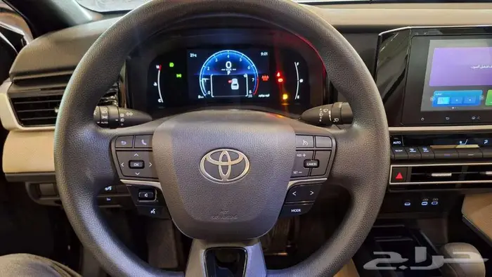 تويوتا كامري E 2025 بنزين اسود 9