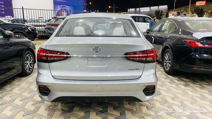 ام جي 5 ستاندر الشكل الجديد موديل 2025 2