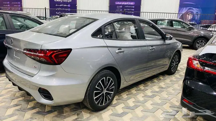 ام جي 5 ستاندر الشكل الجديد موديل 2025 5