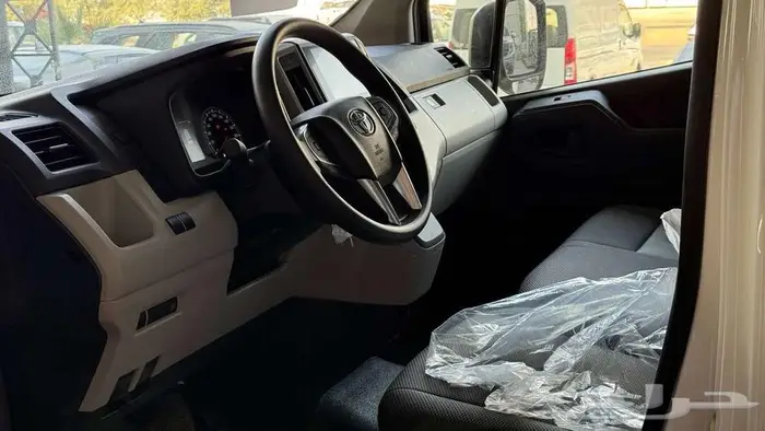 تويوتا هايس بضاعه ديزل سقف عالي توماتيك 2025 4