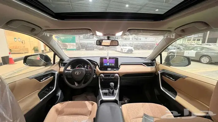 تويوتا راف فور فتحه XLE بنزين 2025 يتوفر جميع الفئات . 5