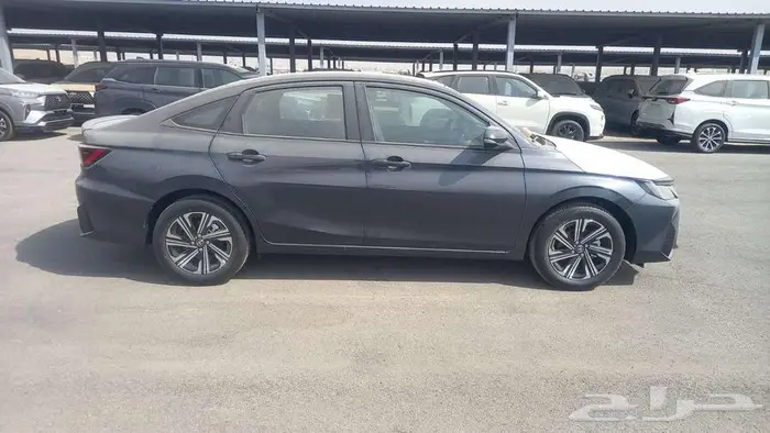 تويوتا يارس فل رمادي بنزين 2026 اقل سعر كاش وبنوك 1