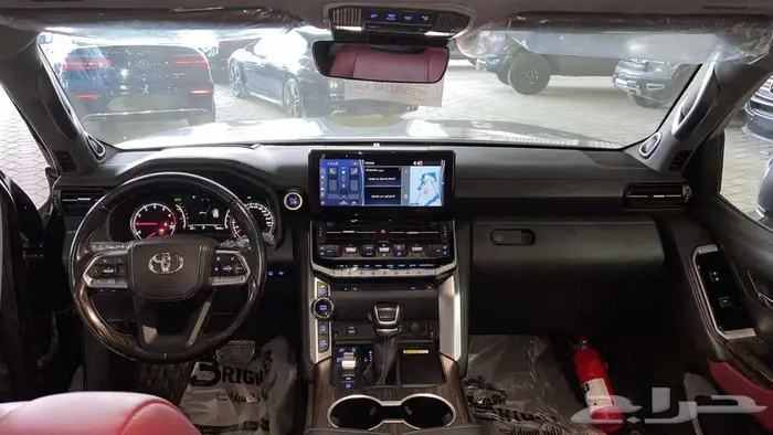 تويوتا لاندكروزر VXR فل كامل موديل 2022 23