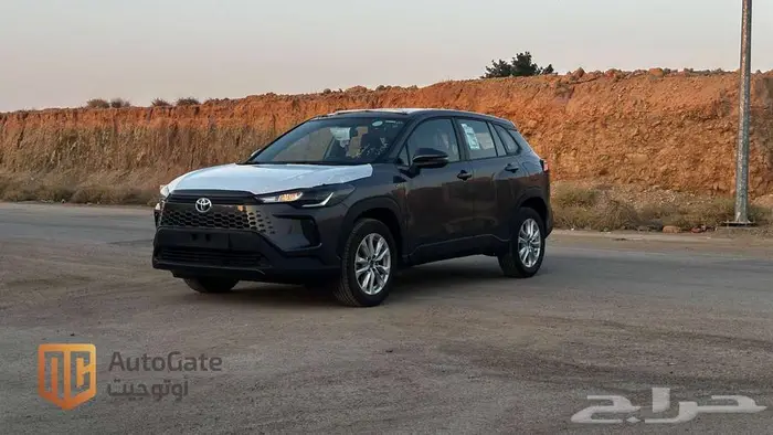 تويوتا كرولا كروس هايبرد LE موديل 2025 1