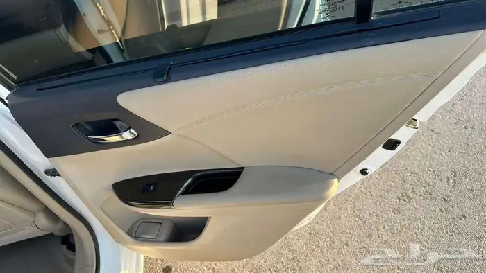 هوندا أكورد 2014 V6 كلاسيك نظيف 26