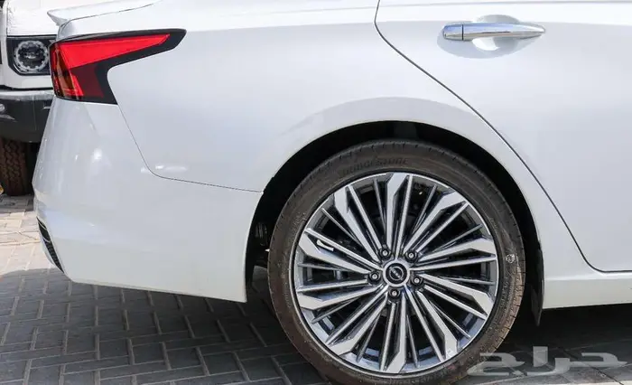 نيسان التيما فئة نص فل والفل موديل 2026 خليجى كاش واقساط 17