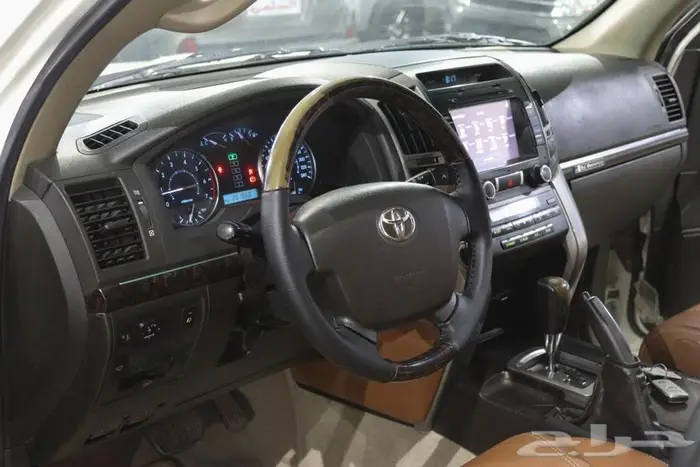 تويوتا لاندكروزر GXR فل كامل 2011 8