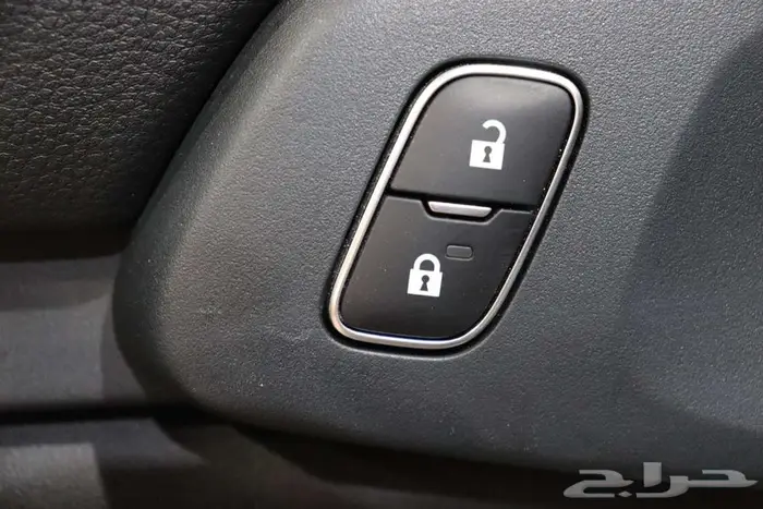 عرض خاص فورد رينجر XLT ديزل 2023 بسعر 105300 شامل اللوحات 12