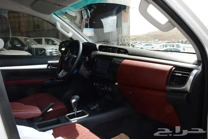 تويوتا هايلوكس 2025 دبل بنزين أتوماتيك سوبر بالنقد والتقسيط 6