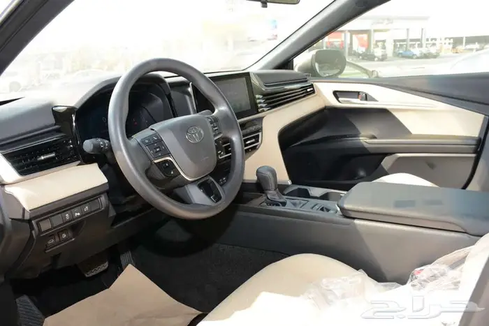 تويوتا كامري 2025 E ستاندر بنزين بالنقد او التقسيط 8