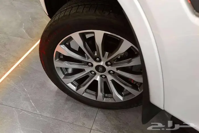 فورد إيفرست ليمتد 2025 من صالح للسيارات 4