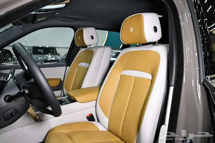 شركة لبريمي لسيارات رولز رويس كولينان 6