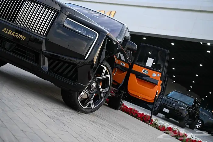 شركة لبريمي لسيارات رولز رويس كولينان بلاك بادج 6