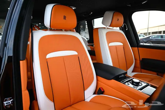 شركة لبريمي لسيارات رولز رويس كولينان بلاك بادج 8