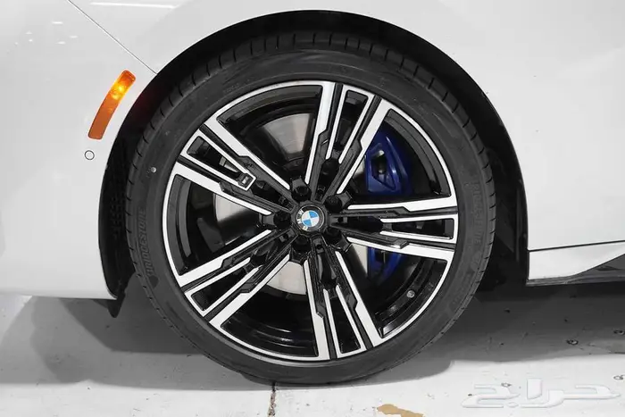 الفئة السابعة 740i 2023 بحالة الوكالة و سعر مميز 10