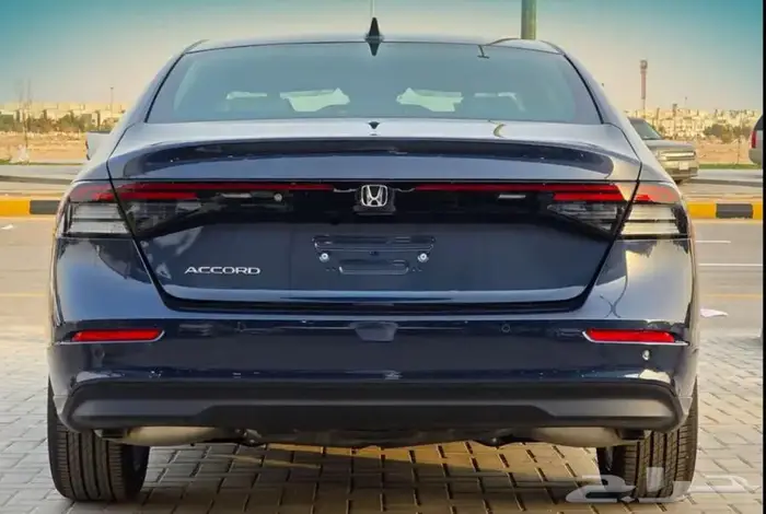 هوندا اكورد 2025 نص فل ازرق غامق 2