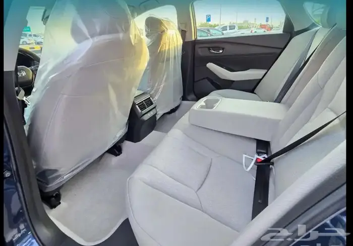 هوندا اكورد 2025 نص فل ازرق غامق 7