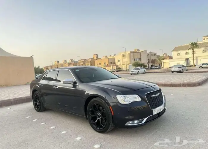 للبيع كرايسلر 4